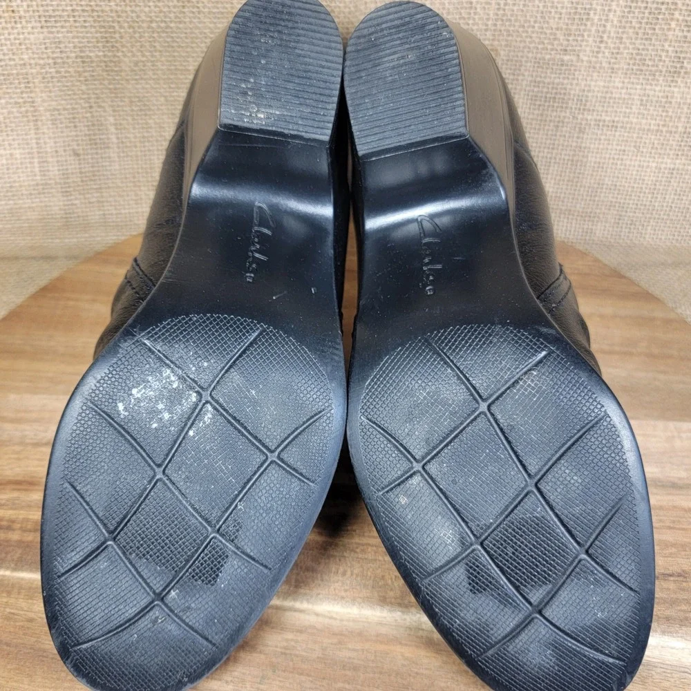 Clarks Emily 2 Cove Leather Slip On Shootie Block Heel Shoes Women's Size 7 Wide